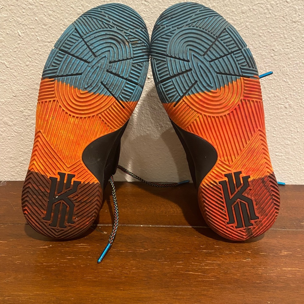 Nike Kyrie BHM 828375-099 Basketball shoes Power of One Size 6.5Y - Picture 3 of 10
